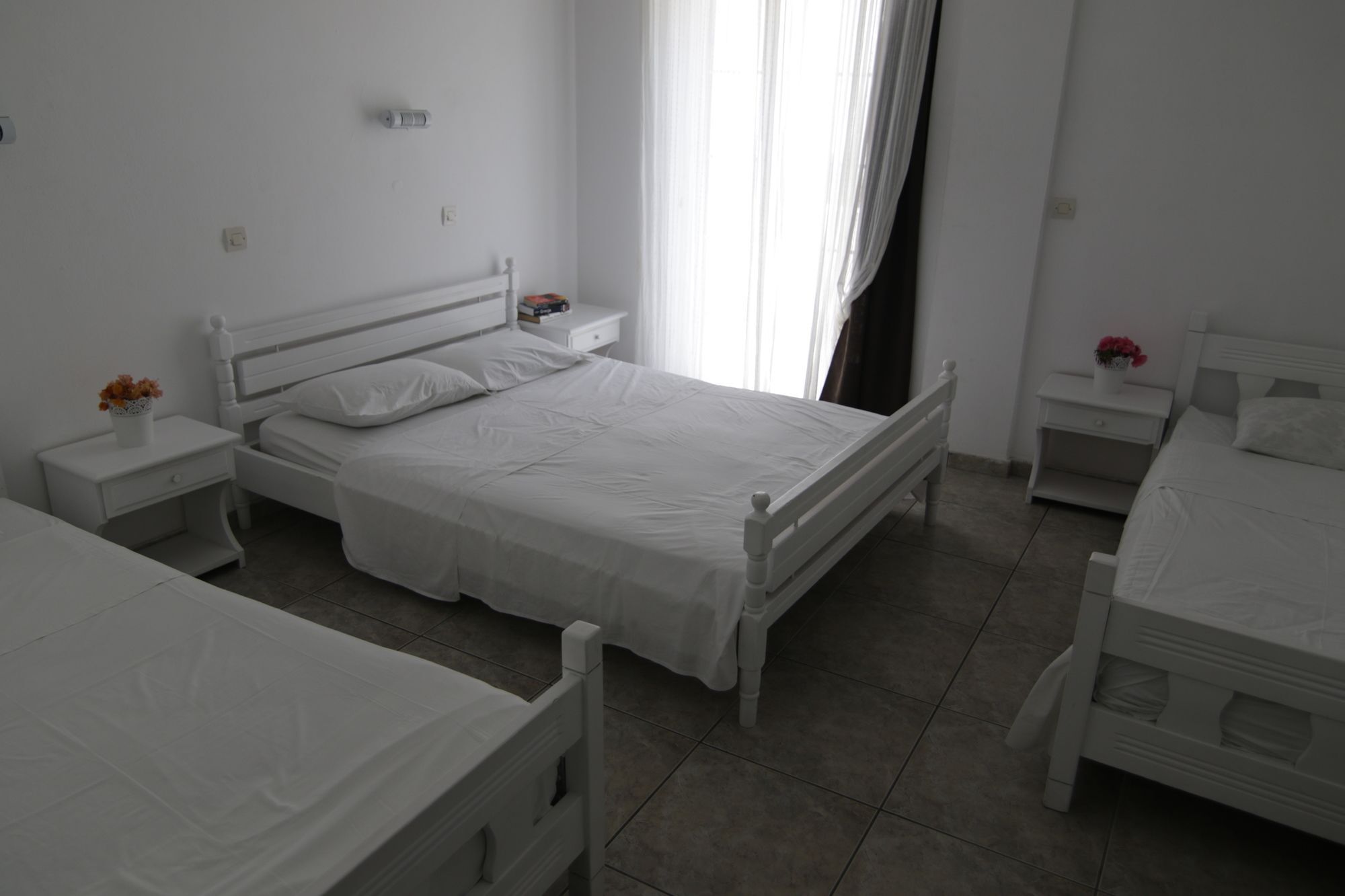 Armadoros Hotel / Ios Backpackers 외부 사진